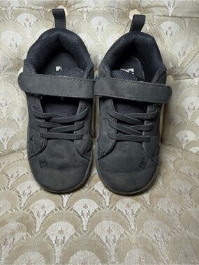DC Court Graffik Skate Shoes Toddler Size 9 Black leather